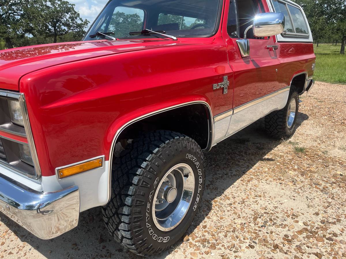 Chevrolet-K5-blazer-1978-red-13