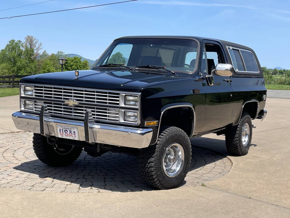 Chevrolet K5 blazer  1984 black