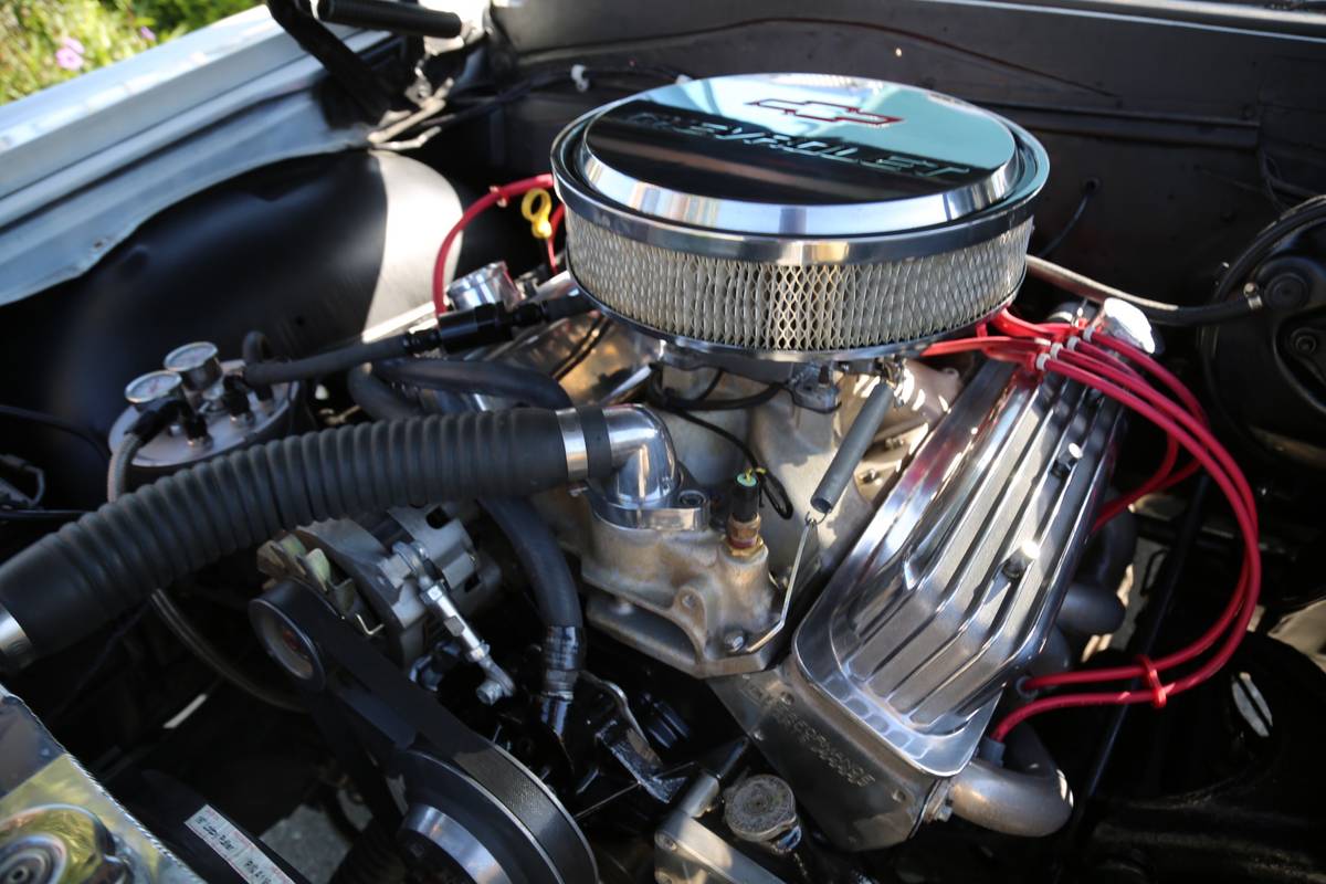 Chevrolet-Malibu-1964-white-11