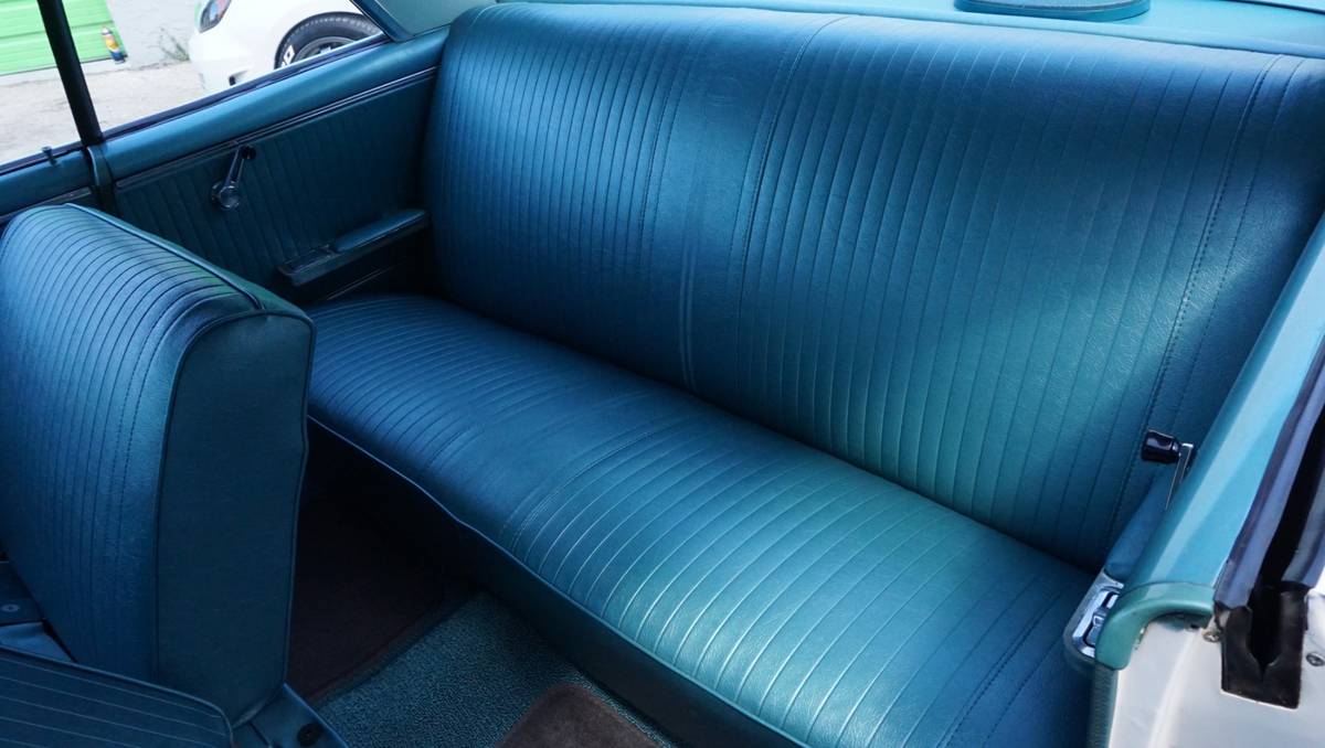 Chevrolet-Malibu-1964-white-9