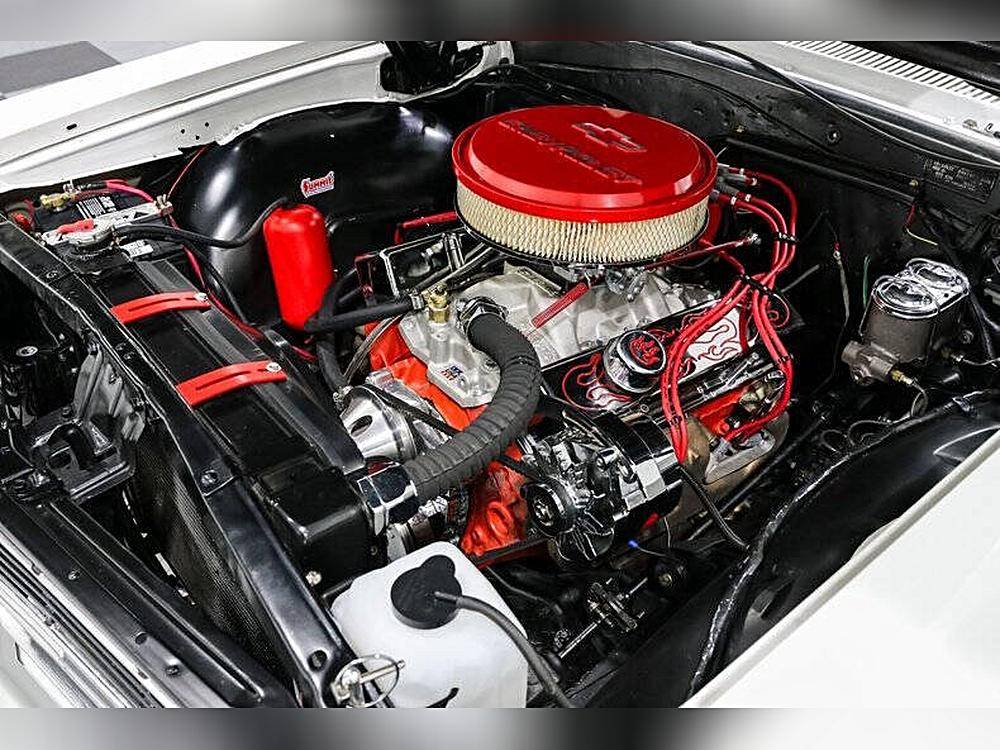 Chevrolet-Malibu-1965-white-12