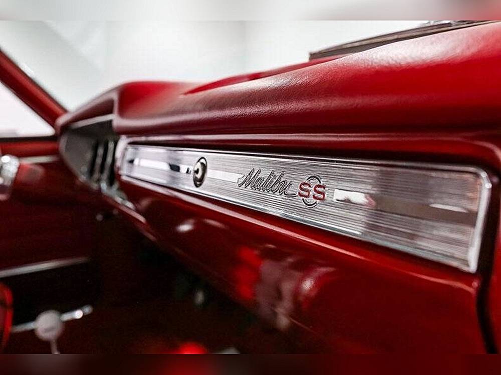 Chevrolet-Malibu-1965-white-21