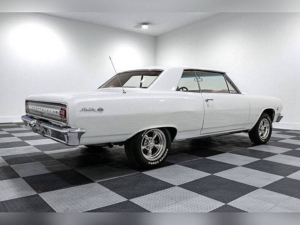 Chevrolet-Malibu-1965-white-4