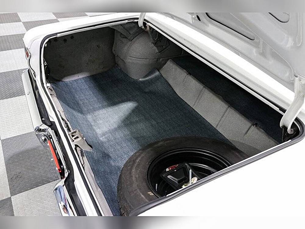Chevrolet-Malibu-1965-white-8