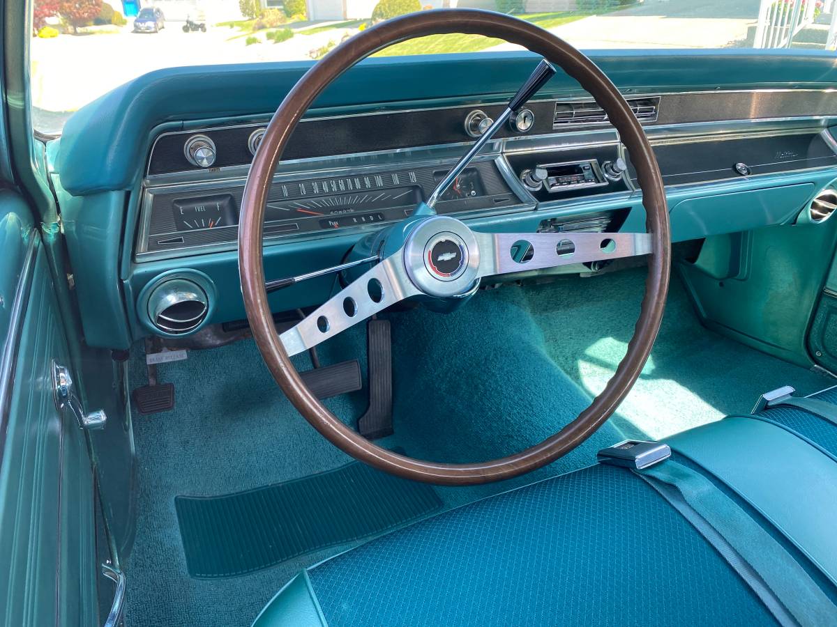 Chevrolet-Malibu-1966-green-4