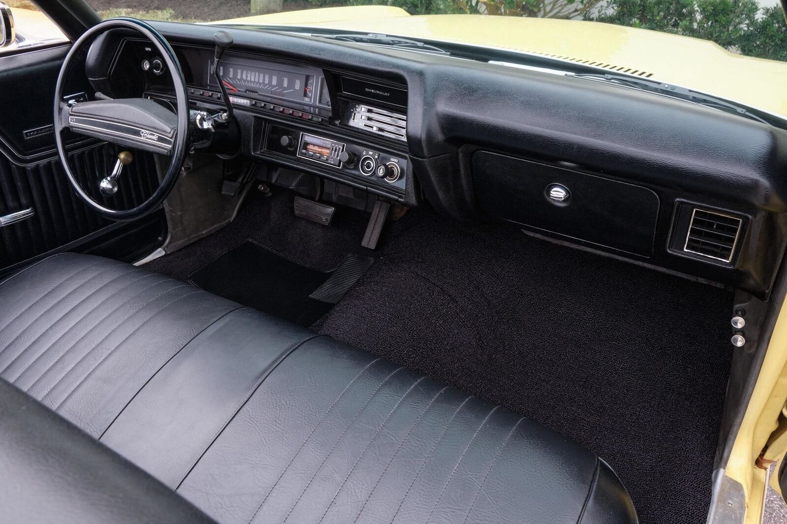 Chevrolet-Malibu-1972-2-Door-14