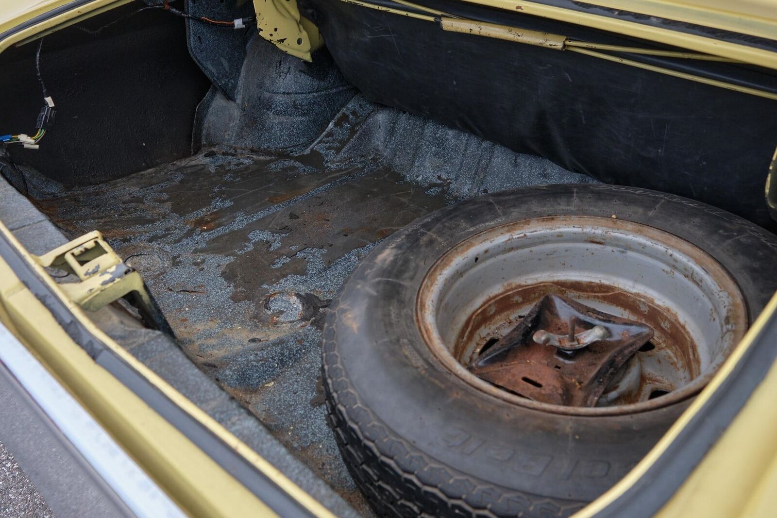 Chevrolet-Malibu-1972-2-Door-18