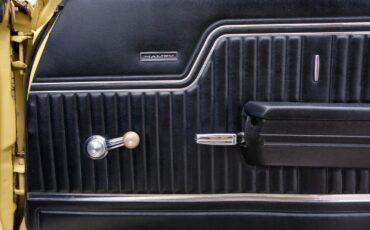 Chevrolet-Malibu-1972-2-Door-24