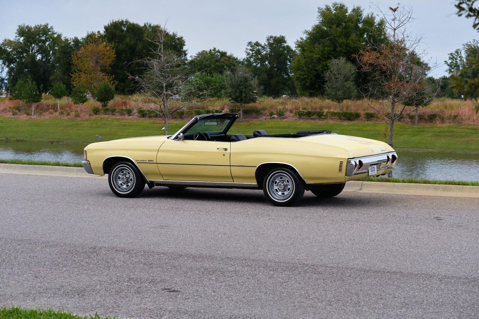 Chevrolet-Malibu-1972-2-Door-3