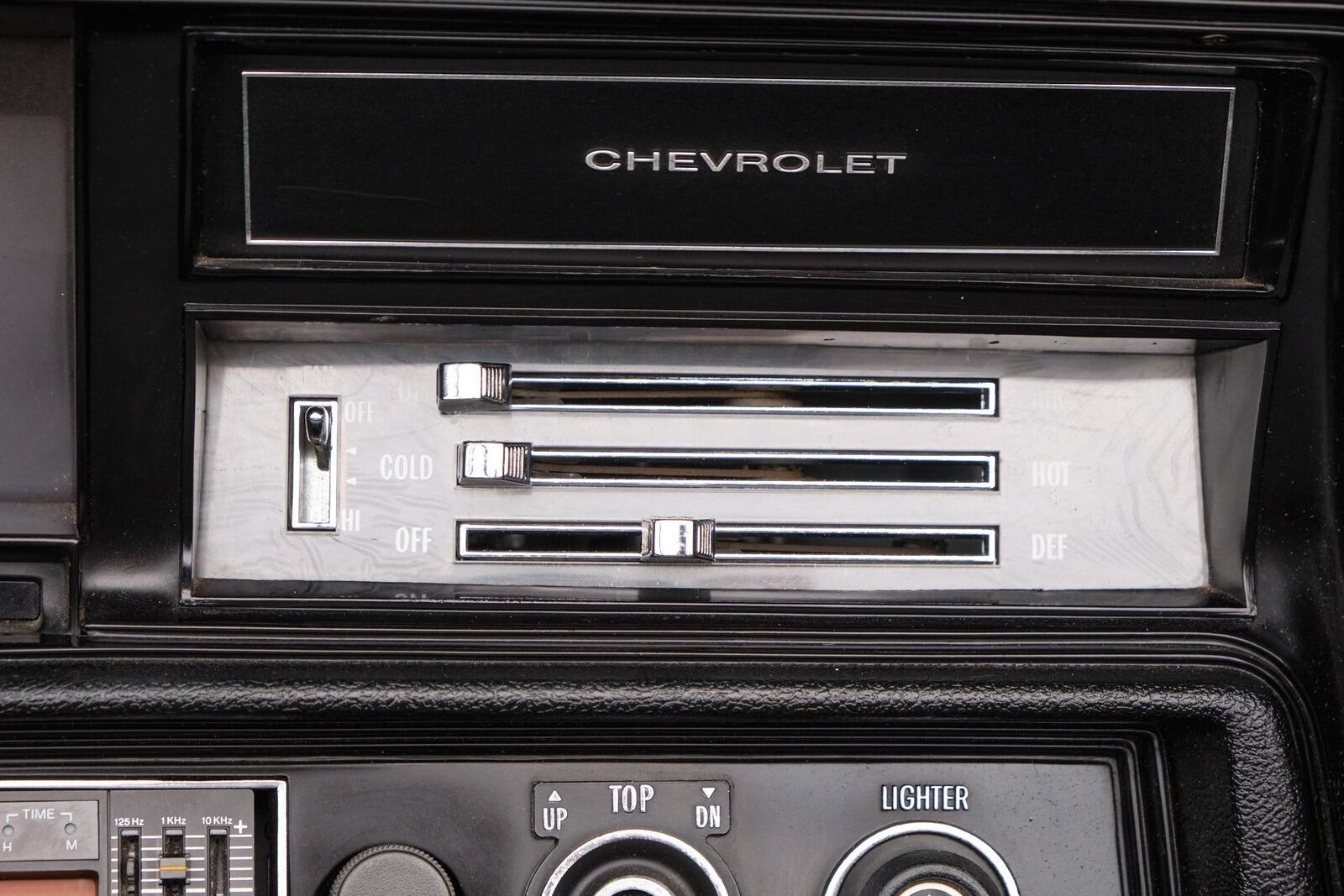 Chevrolet-Malibu-1972-2-Door-30