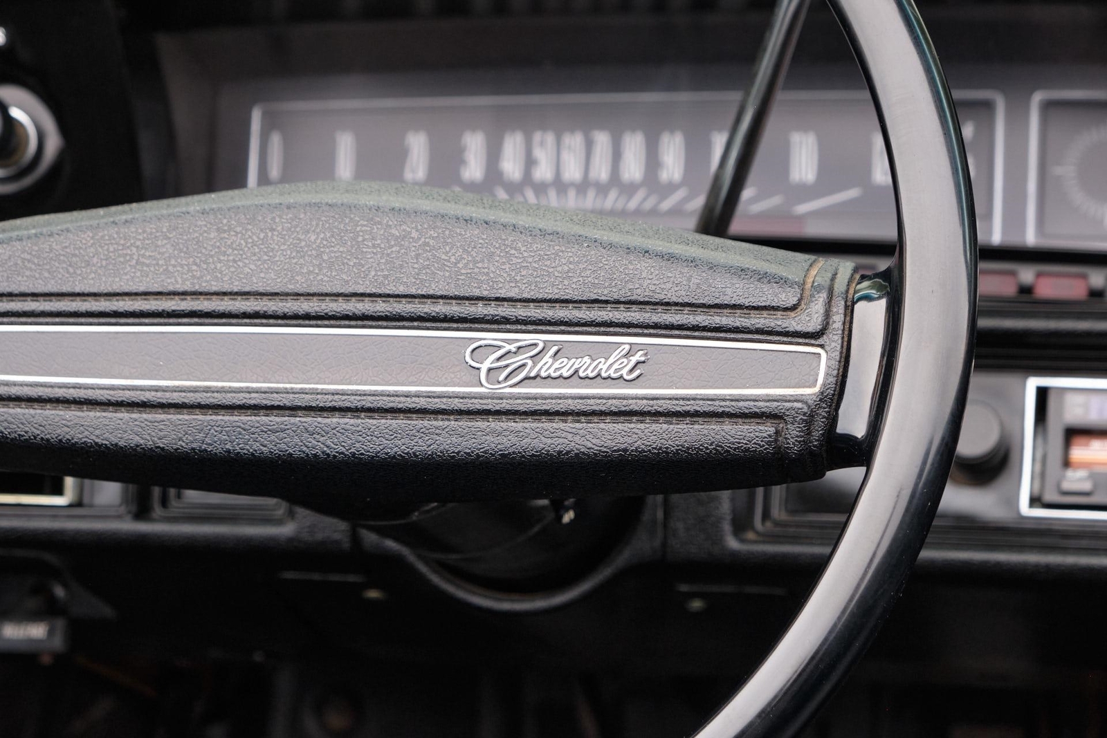 Chevrolet-Malibu-1972-2-Door-39