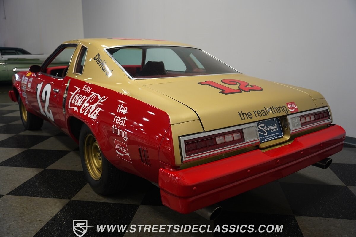 Chevrolet-Malibu-1977-Coupe-12