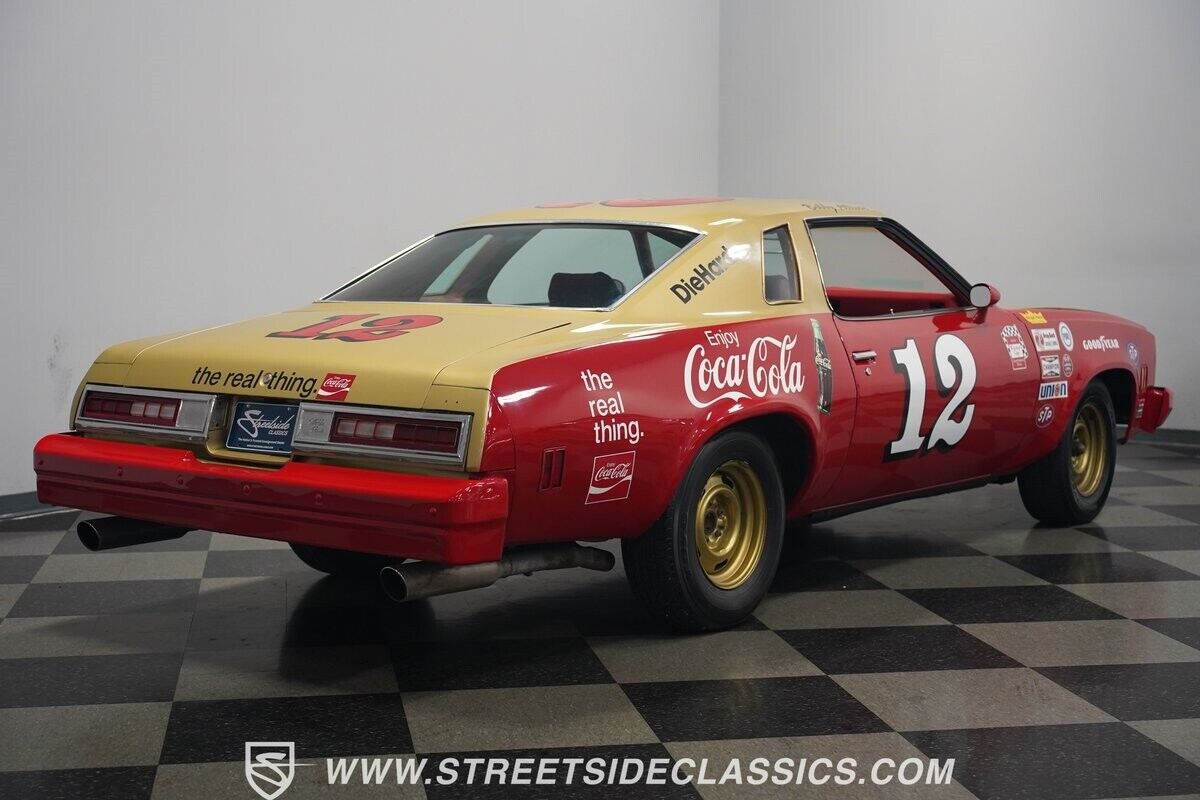 Chevrolet-Malibu-1977-Coupe-14