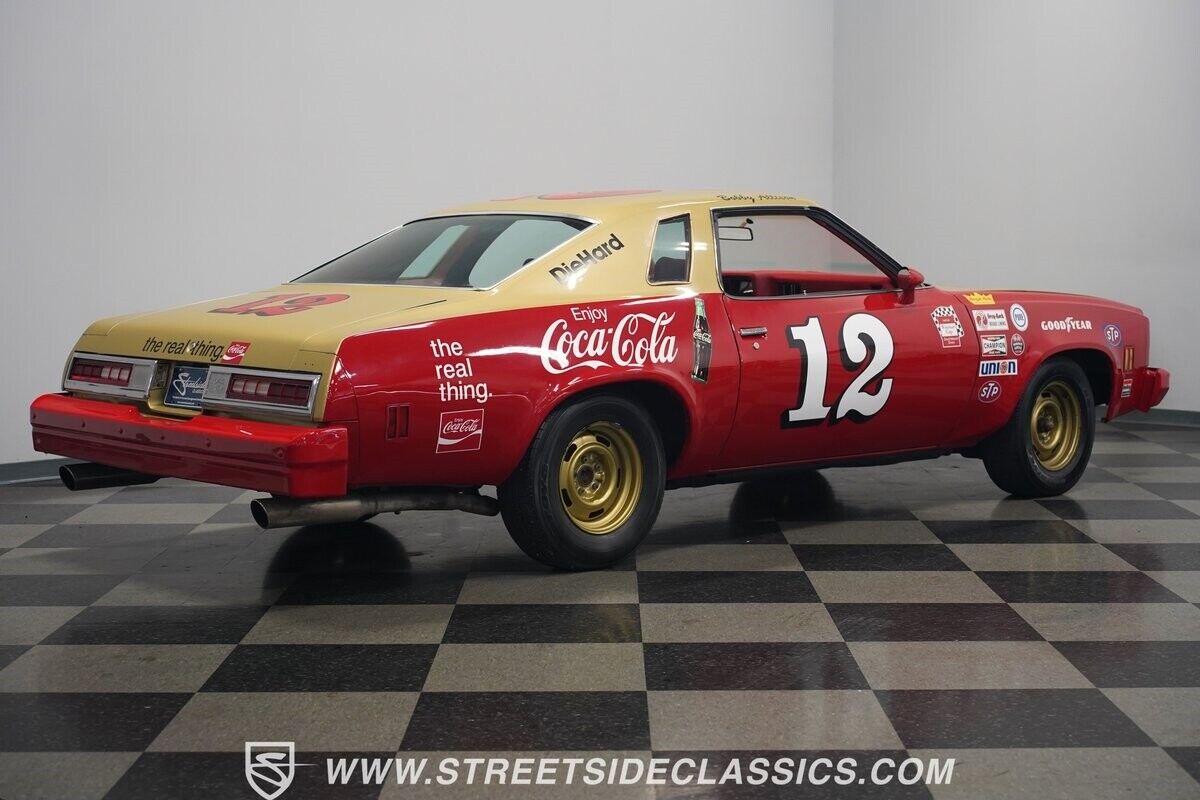 Chevrolet-Malibu-1977-Coupe-15