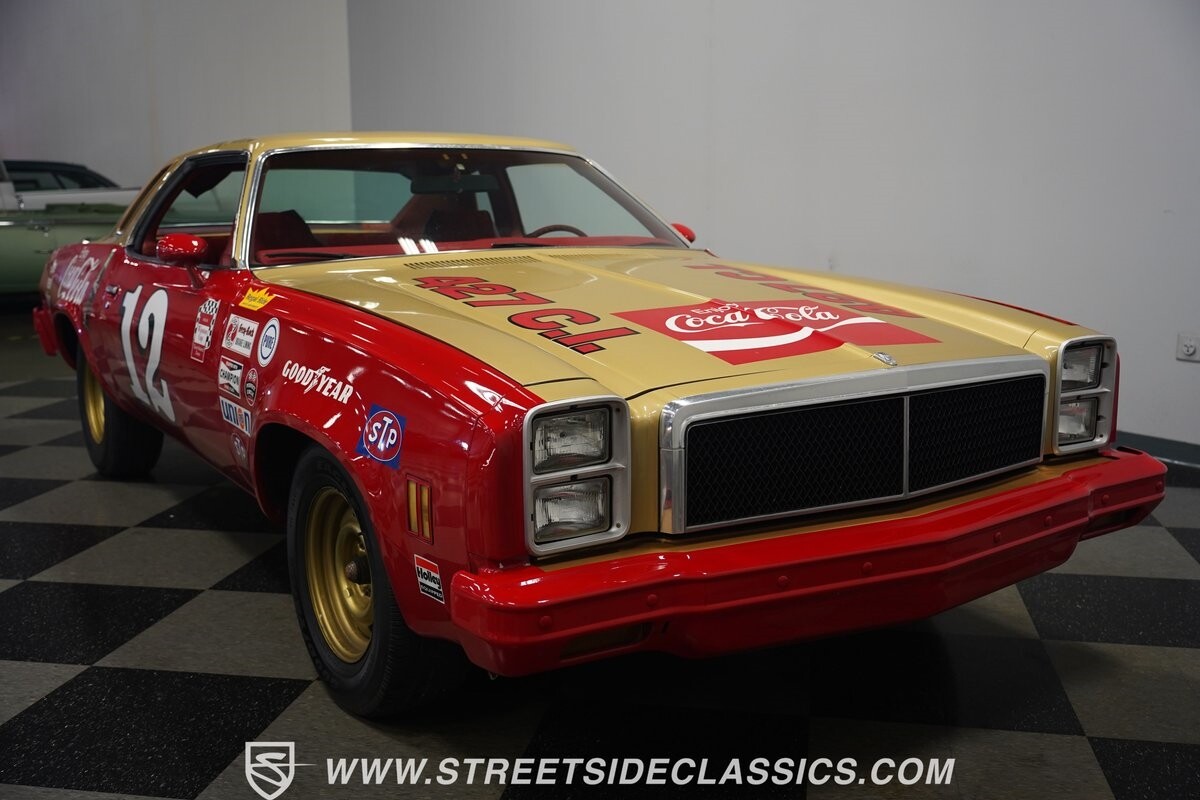 Chevrolet-Malibu-1977-Coupe-20