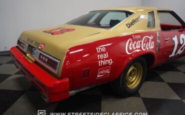 Chevrolet-Malibu-1977-Coupe-30