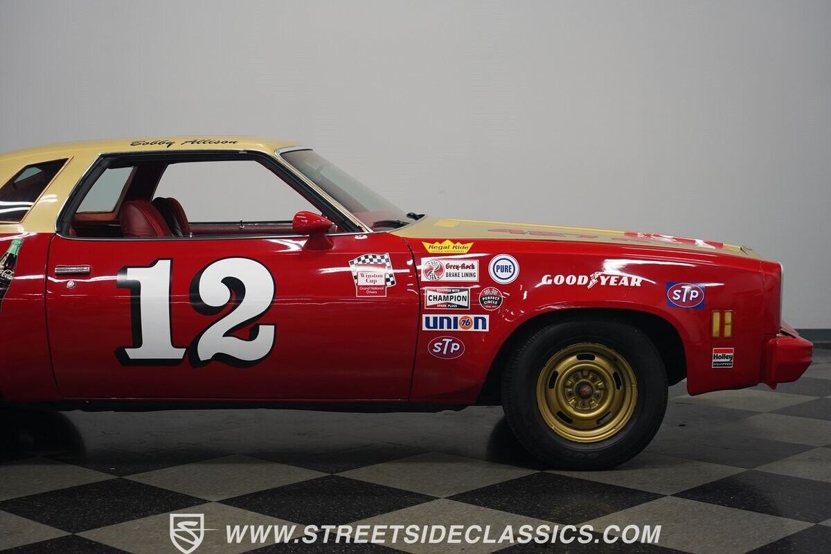 Chevrolet-Malibu-1977-Coupe-33