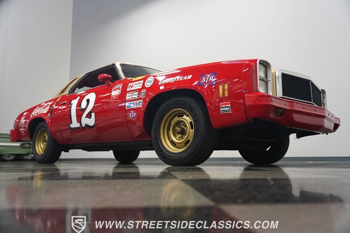 Chevrolet-Malibu-1977-Coupe-34