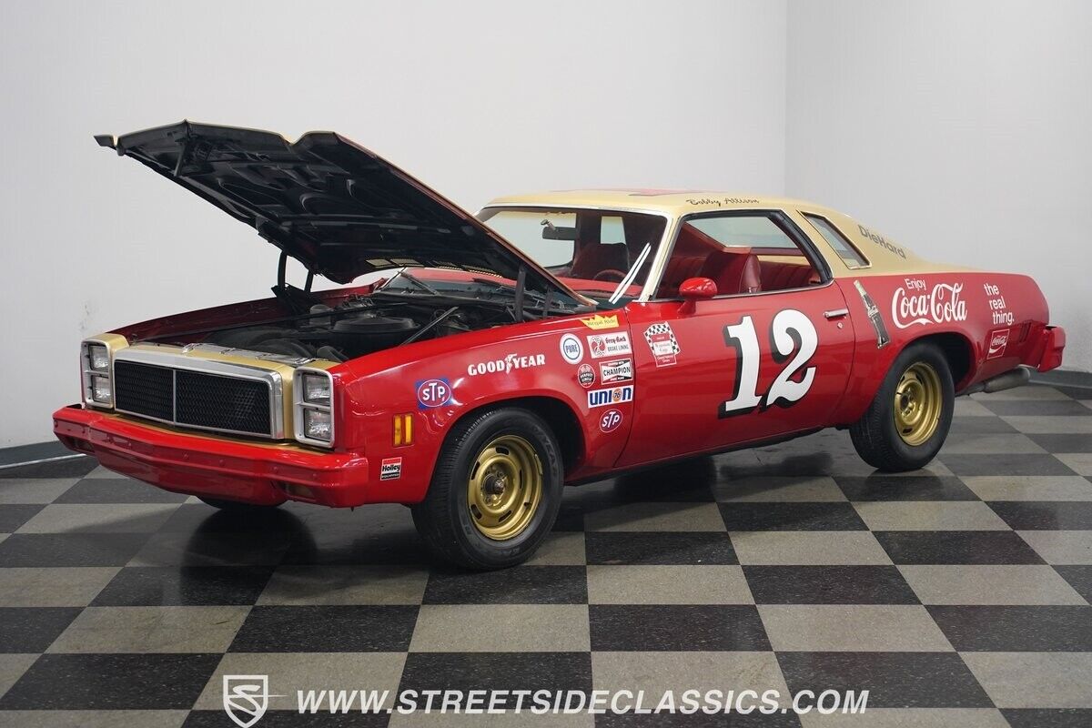Chevrolet-Malibu-1977-Coupe-35