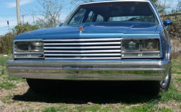 Chevrolet-Malibu-1982-Wagon-1