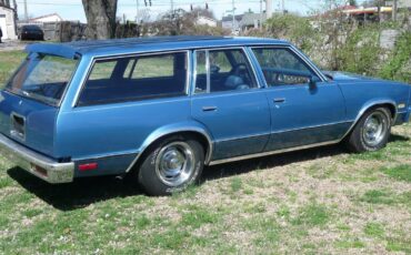 Chevrolet-Malibu-1982-Wagon-11