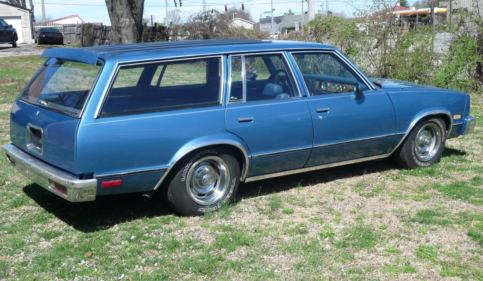 Chevrolet-Malibu-1982-Wagon-11