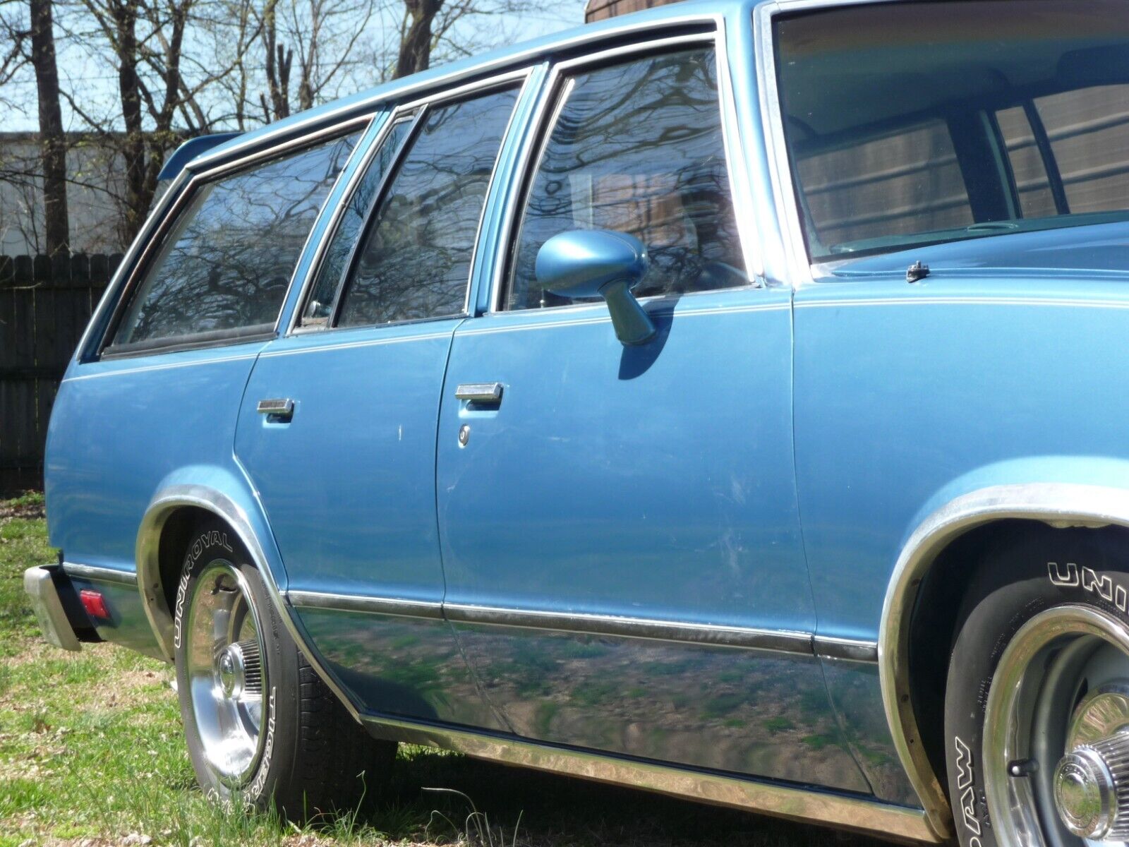 Chevrolet-Malibu-1982-Wagon-12