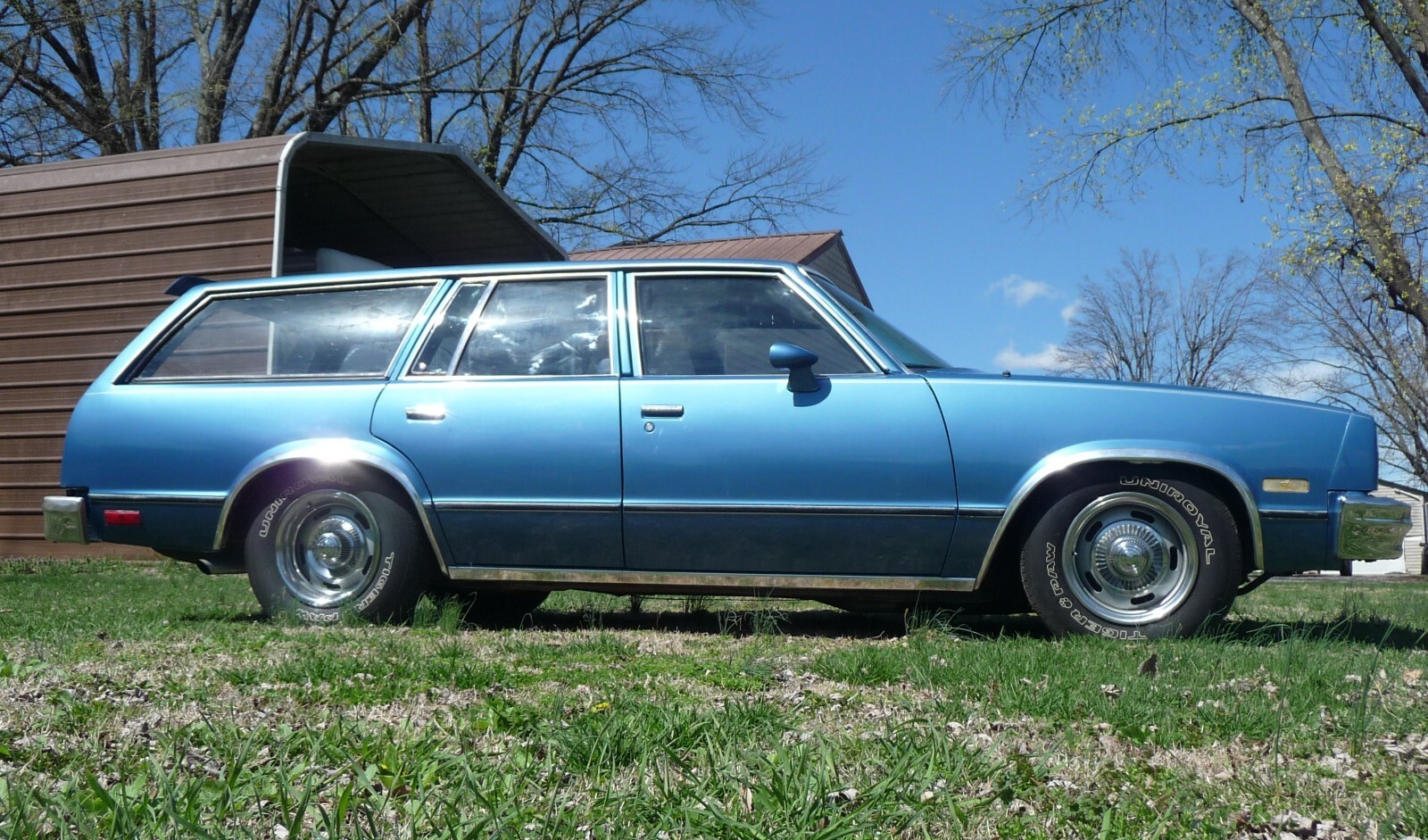 Chevrolet-Malibu-1982-Wagon-13