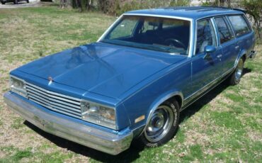 Chevrolet-Malibu-1982-Wagon-2