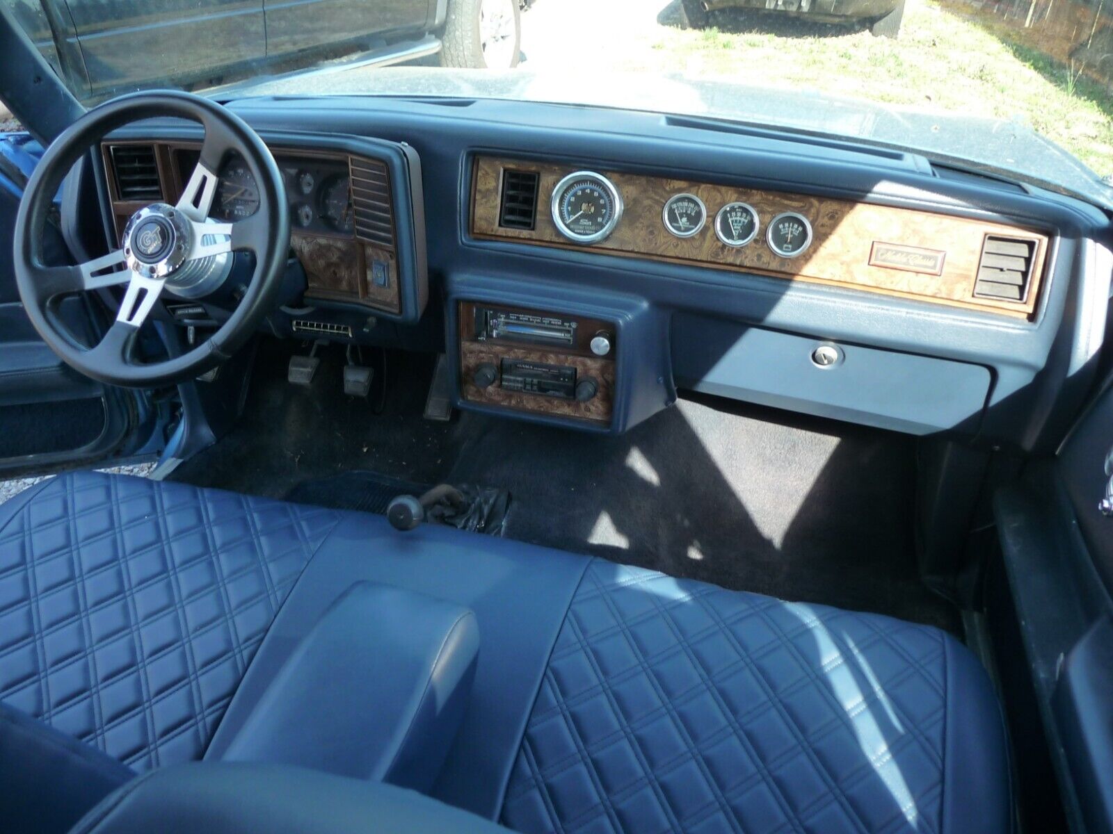 Chevrolet-Malibu-1982-Wagon-21