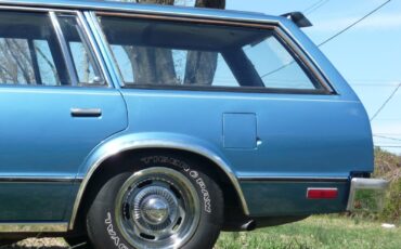 Chevrolet-Malibu-1982-Wagon-4