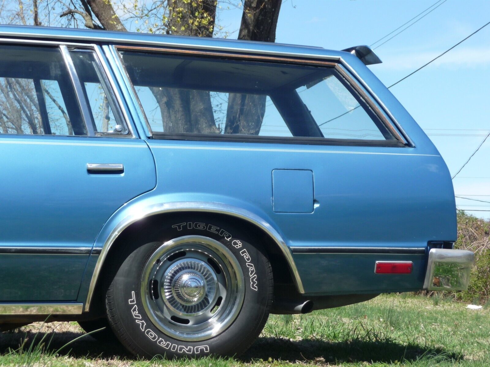 Chevrolet-Malibu-1982-Wagon-4