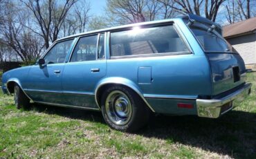 Chevrolet-Malibu-1982-Wagon-5