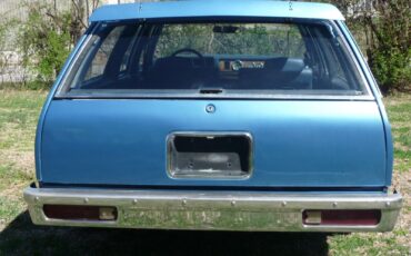 Chevrolet-Malibu-1982-Wagon-8