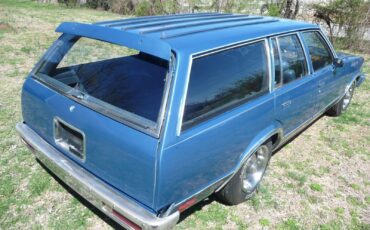 Chevrolet-Malibu-1982-Wagon-9