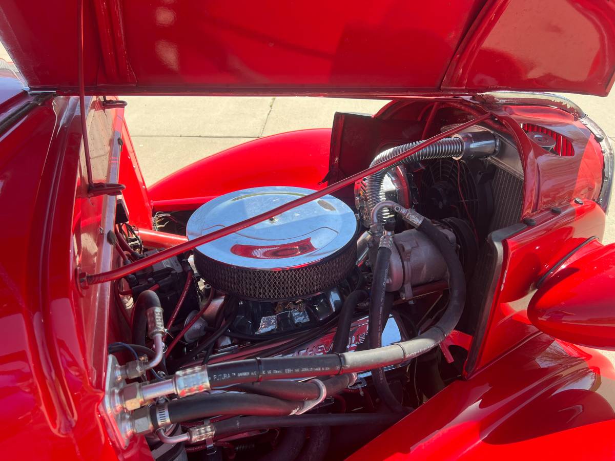 Chevrolet-Master-deluxe-1937-red-17
