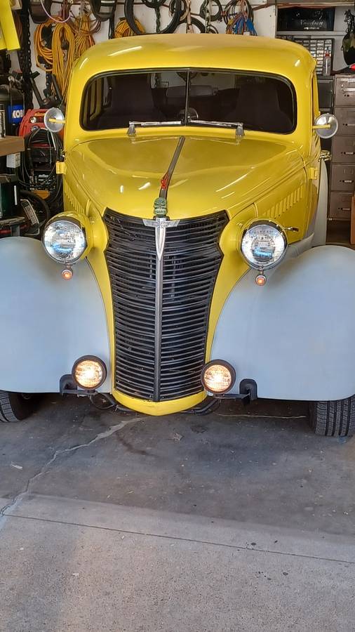Chevrolet Master deluxe  1938 yellow