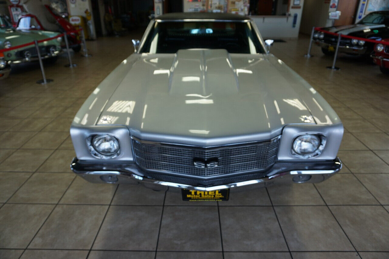 Chevrolet-Monte-Carlo-1970-Classic-Car-11