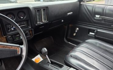 Chevrolet-Monte-Carlo-1973-Coupe-12