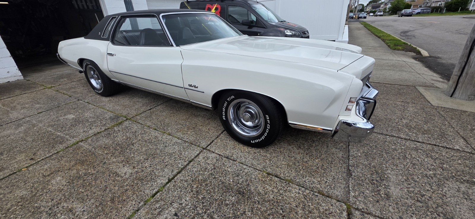 Chevrolet-Monte-Carlo-1973-Coupe-21