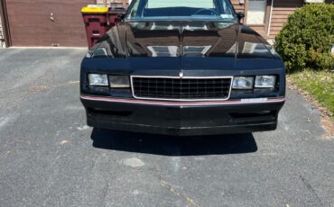 Chevrolet-Monte-Carlo-1984-Coupe-2