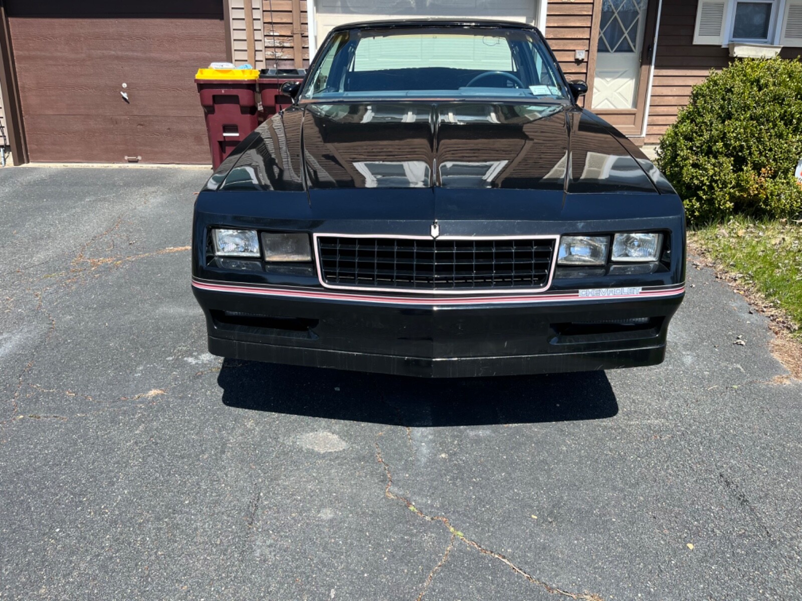 Chevrolet-Monte-Carlo-1984-Coupe-2