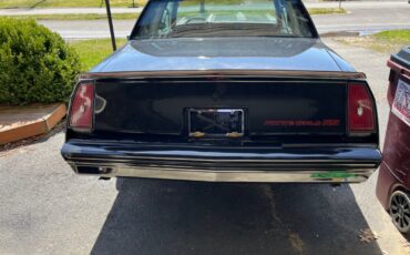 Chevrolet-Monte-Carlo-1984-Coupe-3