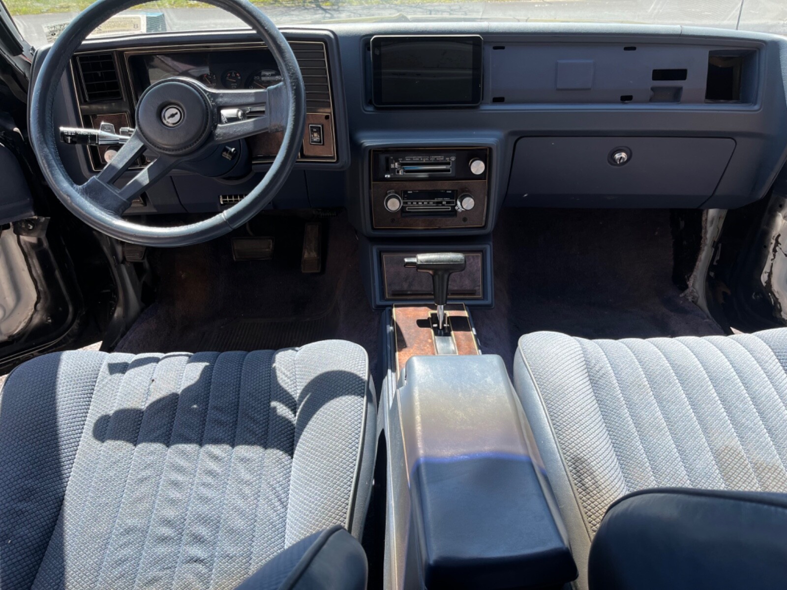 Chevrolet-Monte-Carlo-1984-Coupe-6