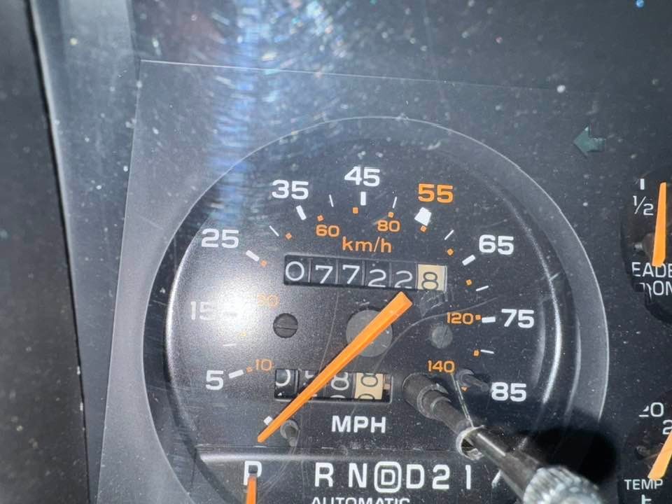 Chevrolet-Monte-Carlo-1985-18