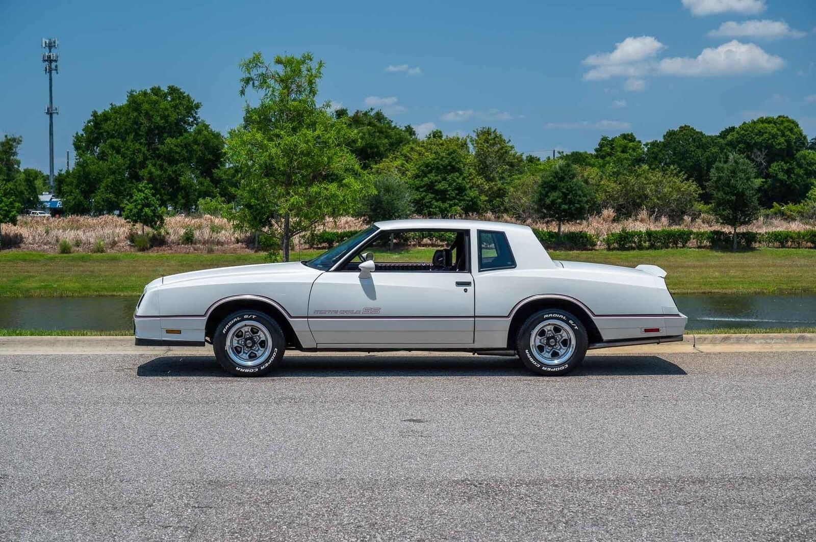 Chevrolet-Monte-Carlo-1985-2-Door-1