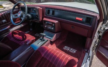 Chevrolet-Monte-Carlo-1985-2-Door-12