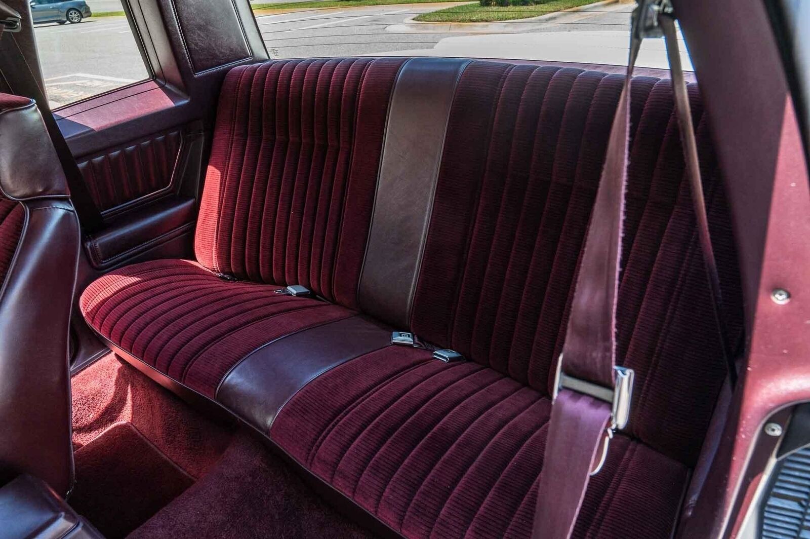Chevrolet-Monte-Carlo-1985-2-Door-15