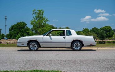 Chevrolet-Monte-Carlo-1985-2-Door-21