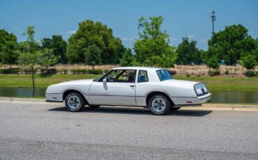 Chevrolet-Monte-Carlo-1985-2-Door-22
